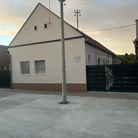 Prenociste-apartmani Laki S Kula