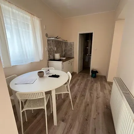 Prenociste-apartmani Laki S Apartament Kula