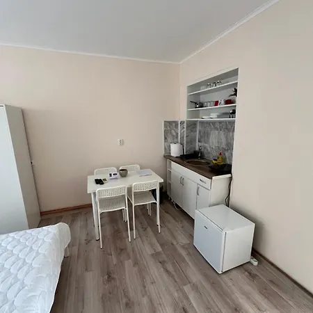 Prenociste-apartmani Laki S * Kula